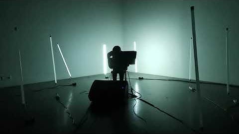 Piyawat LOUILARPPRASERT - Tele Tele (2020) for electric guitar, lights, live videos, and electronics