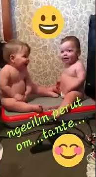 Hhhhh😂_ketawa sampe habishabisan(cara2 anak kembar dua ini) 😂