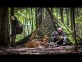 Bivouac et construction d'un camp bushcraft Ep01 (cuisine au feu de bois, construction d'une cabane)