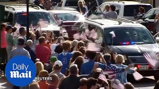 George H.W. Bush gets a hero's welcome as he returns to Maine - Daily Mail