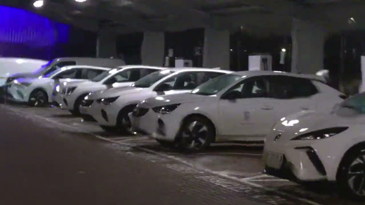 Ночная поездка на стадион Фолкерк. Распродажа автомобилей на автомобильных рынках в Шотландии, Ве...