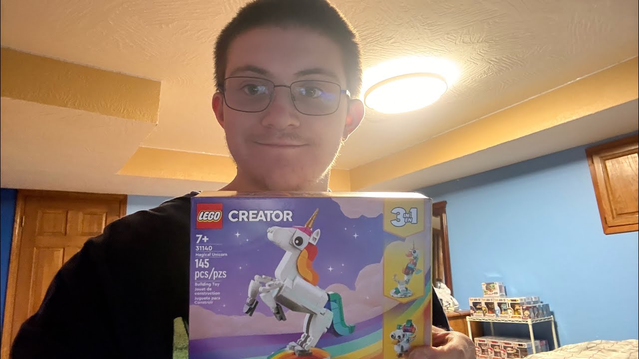 I am turning a unicorn 🦄 Lego set into a millennium falcon. 