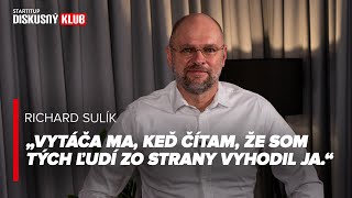 Na Gröhlinga vykrikujú, že je kaderník. Nie je hanba naučiť sa niečo poriadne robiť