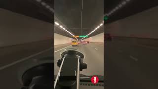 DHL Delivery man playing braking game in the tunnel screenshot 2