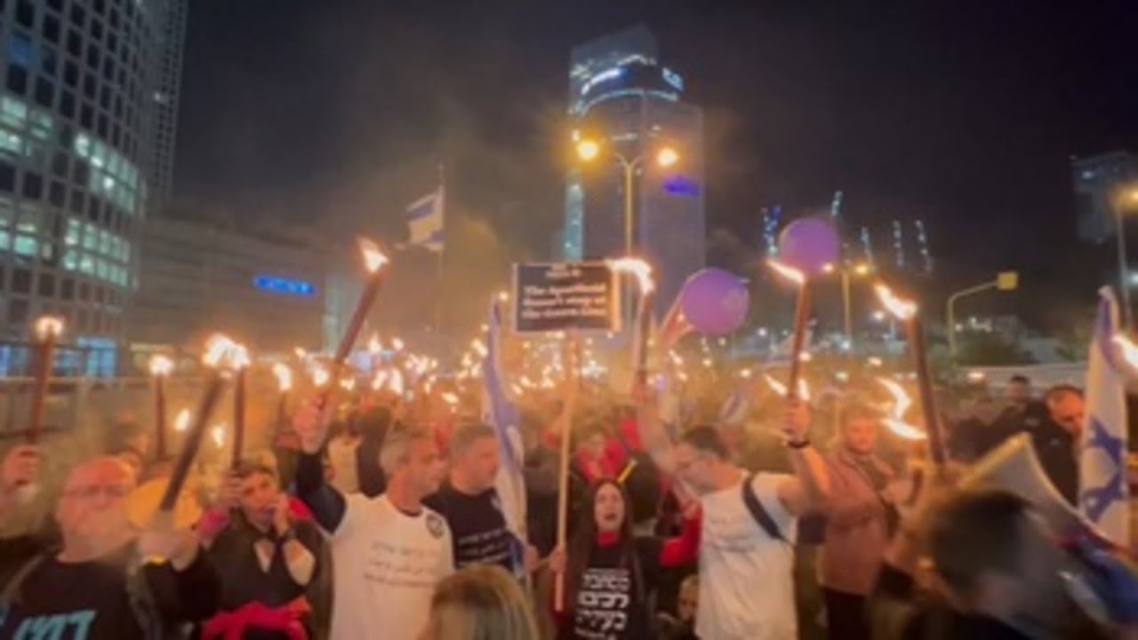Una marea de más de 120.000 israelíes protesta contra el gobierno en ...