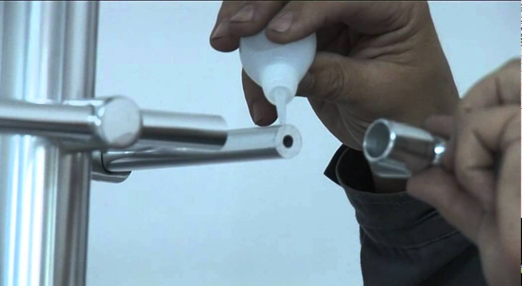Placer une jonction pour lisses alu / fix a junction for alu strips ...