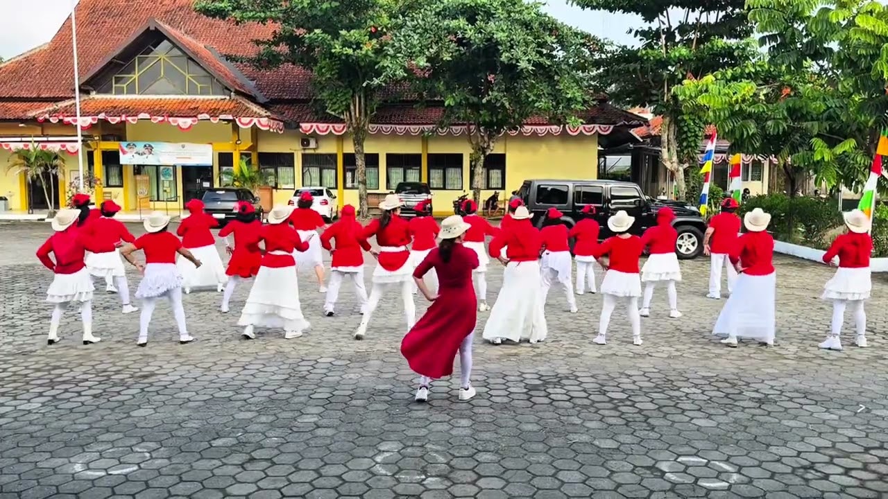 Berkibarkah Bendera Negeriku Line Dance // Choreo :Adelaine Ade (INA) // Demo :HMD Gombong .
