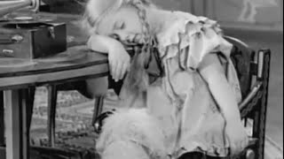 Воздушное приключение (1937) Фильм Таисы Арусинской В ролях Любовь Калюжная Семейный