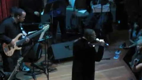 Chicago Violinist Robin Aikens Performs with K-Jon...