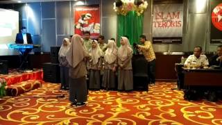 Tim Nasyid MAN 2 Makassar nyanyikan Tanah Airku