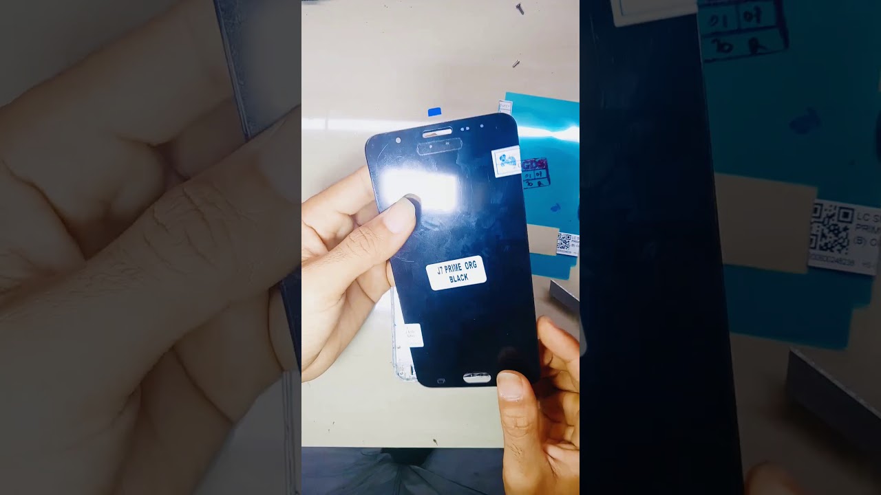 Gambar Memasang LCD Samsung J7 Prime