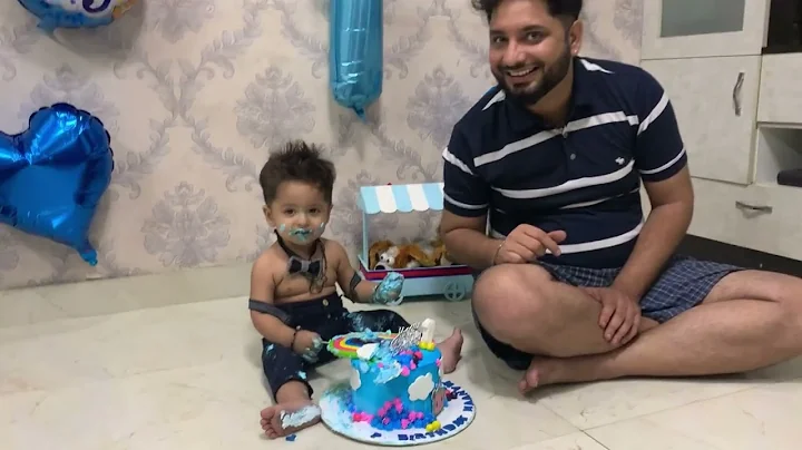 1st Birthday Cake Smash – Too Cute to Handle || My Baby’s 1st Birthday Celebration