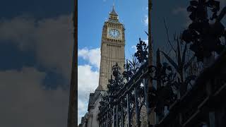 Big Ben chimes 12 noon! (READ DESCRIPTION)