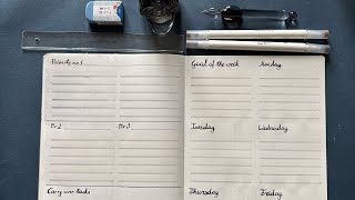 Regain my focus with my weekly spread in my journal for work