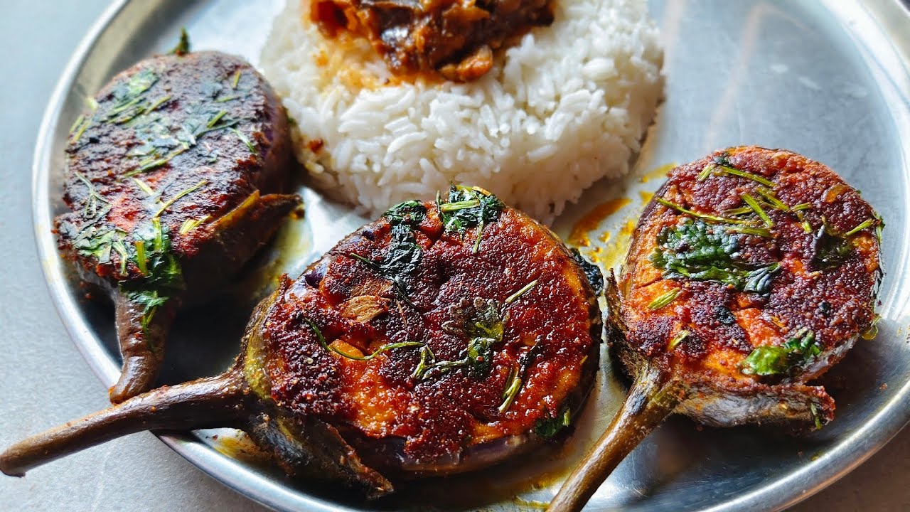 ಒಂದು ಬದನೇಕಾಯಿ ಬೆಳ್ಳುಳ್ಳಿ ಇದ್ರೆ ಈತರ ಫ್ರೈ ಮತ್ತು ಚಟ್ನಿ ಇವತ್ತೇ ಟ್ರೈ ಮಾಡಿ #garlicbrinjalfry