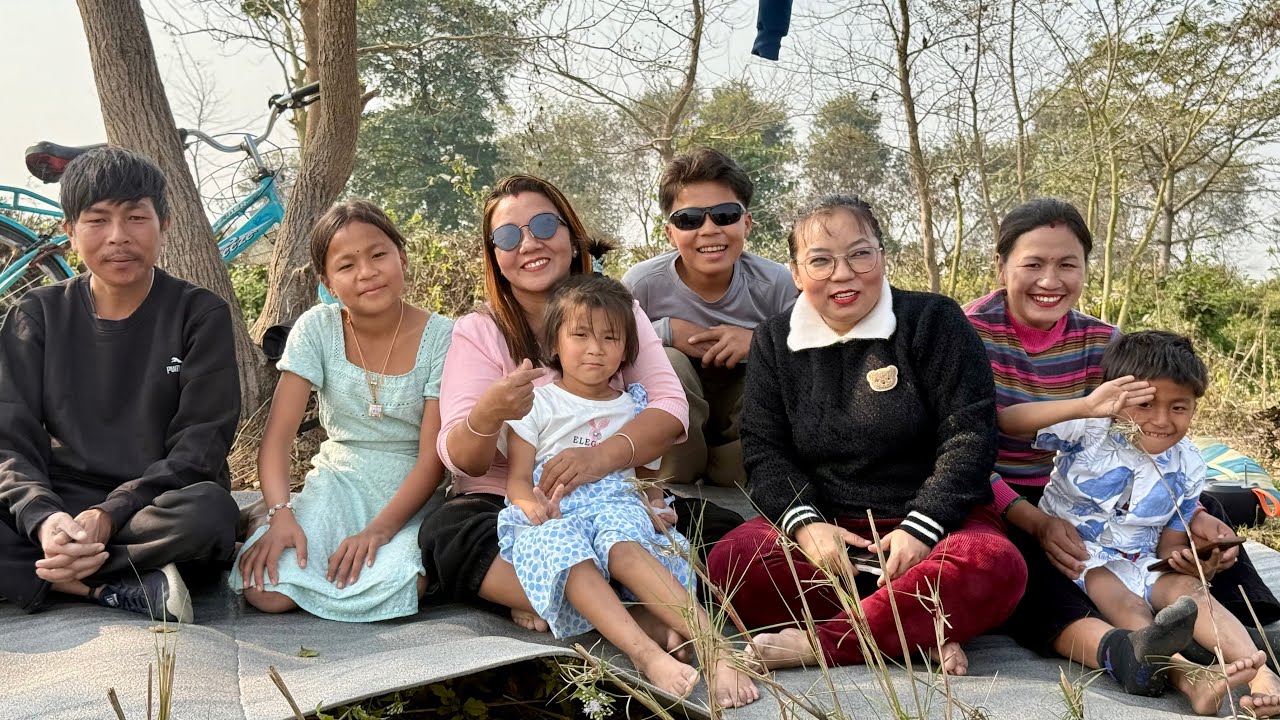 Village Family Grand Picnic at Jungle | Chatpate & Chicken Fry Eating | कुवाको पानी मीठो | 