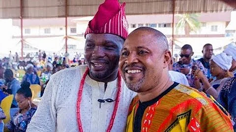 Saheed Balogun Storms Out As Guests Sprays Money On Yomi Fabiyi's Sister At Their Mother's Burial