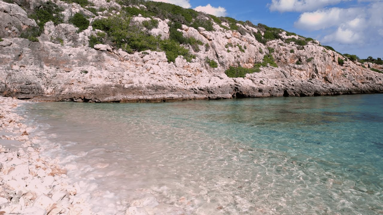 Turquoise Mediterranean Cove – Relaxing Ocean Sounds & Clear Water Ambience for Sleep [4K]