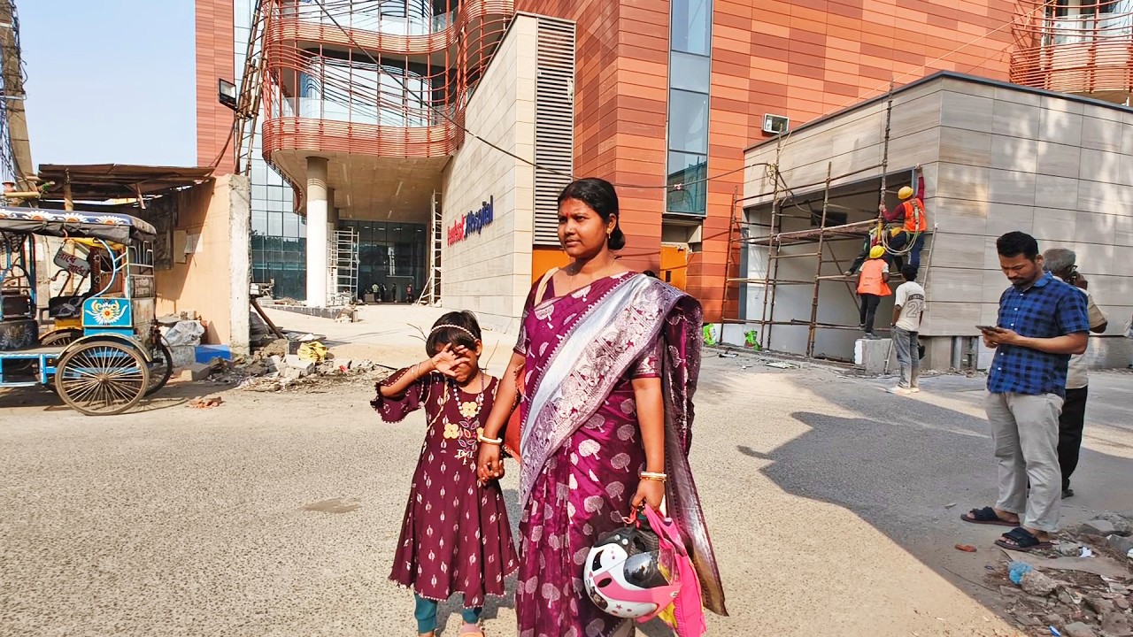 Moon Ke Niye Kolkata Peerless Hospital Theke Ghure Elam I