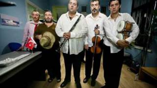 Eyvah Eyvah Müzik