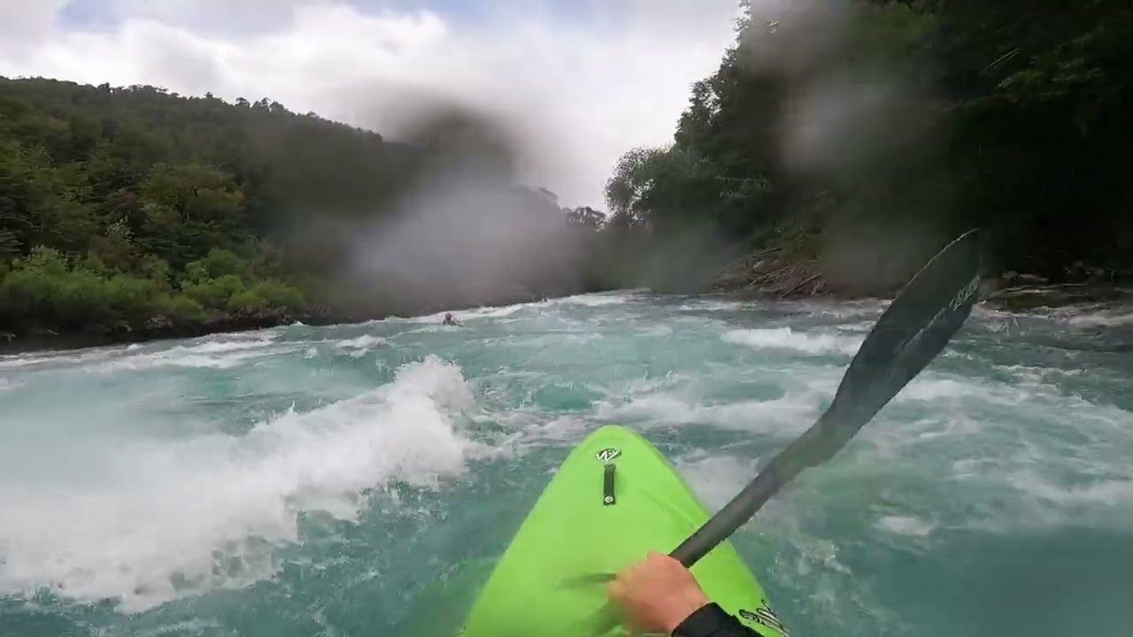 Kayaking Puenta a Puenta Section Futaleufu + Mas & Casa Rapids