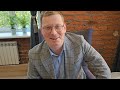 Мужчина купается в женском внимании / позитивное письмо