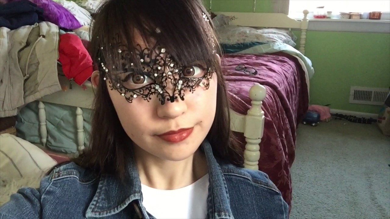 Masquerade mask review from Etsy.com (Stefanelbeadwork)