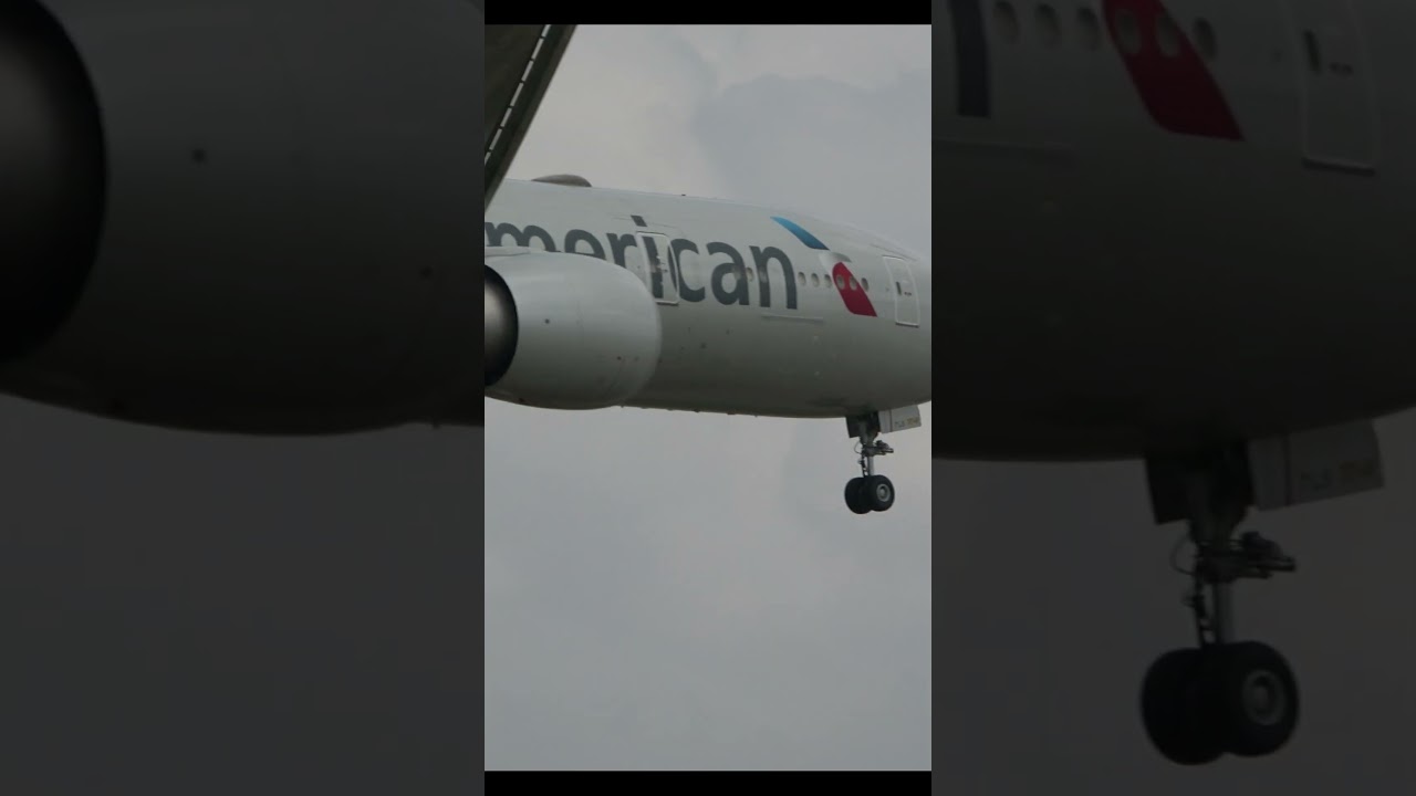 American 777-323ER Landing At Dallas 