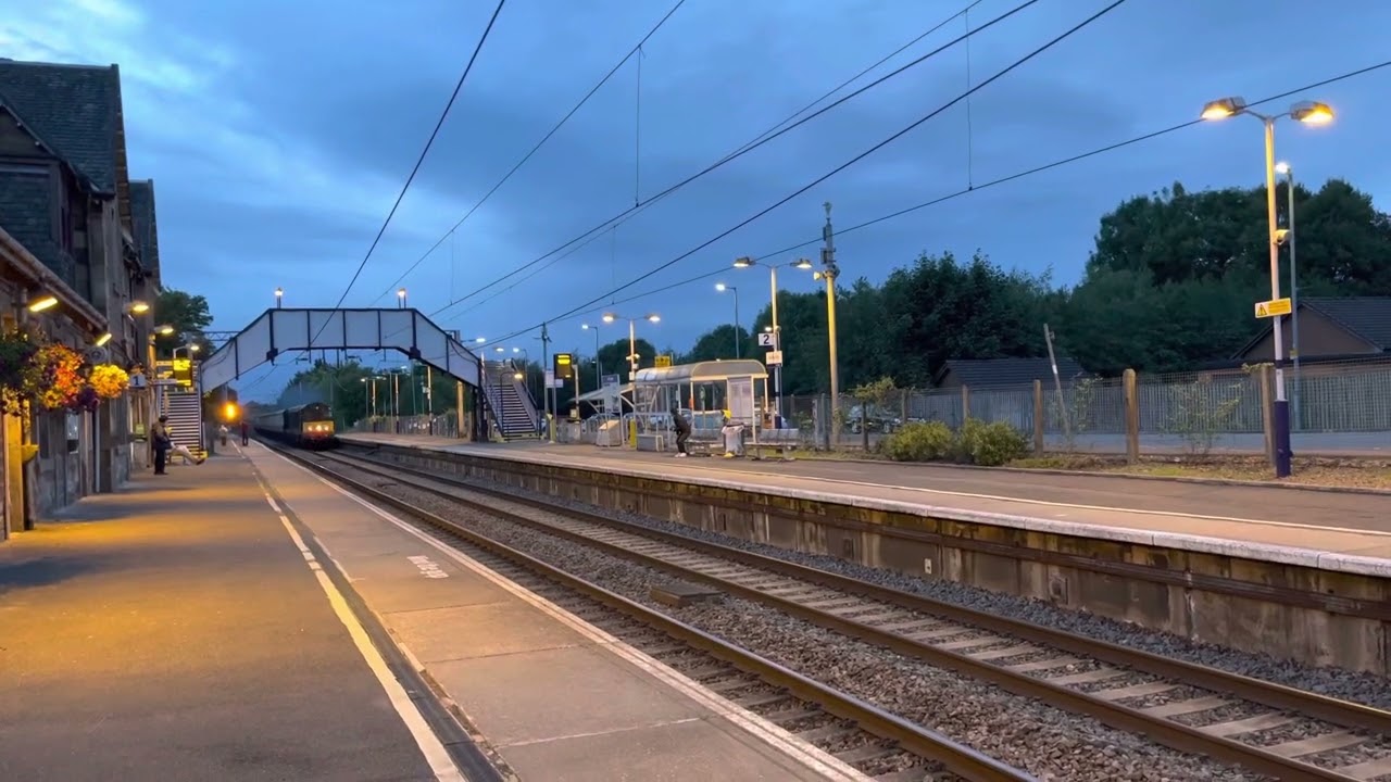Class 20s Thunder Through Uddingston Railway Station 21/9/22