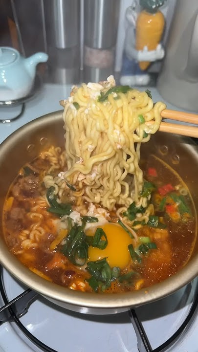 late-night-noodles-ramyeon-noodles-instantnoodles-shinramen