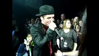 Logan Henderson Serenading a Girl in the Crowd From Chicago