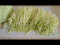 HOW TO CUT CABBAGE LIKE A PRO/Thin strips