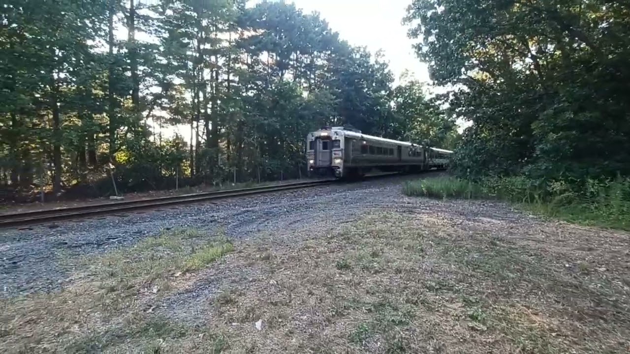NJT rushing through Rosedale. With Cab Car 6050 and GP40PH2B 4208