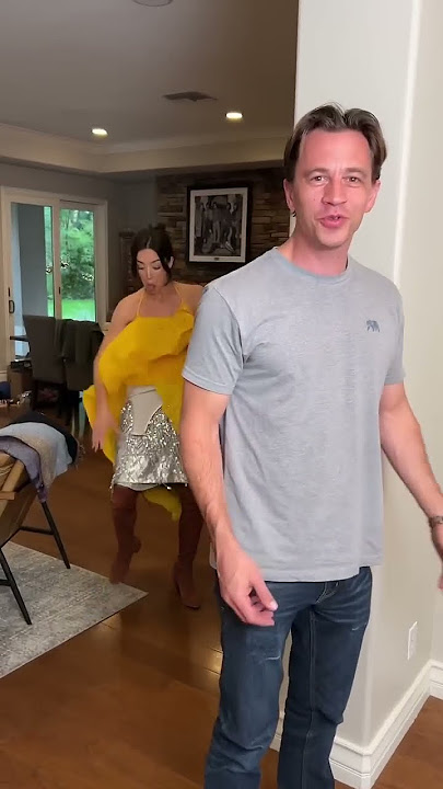 Real life transforming Cinderella dress! 👗😲￼