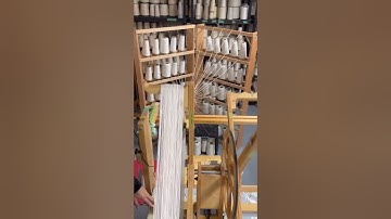 How a professional weaver measures and beams a warp #weaving #dressingaloom #loomweaving #beaming