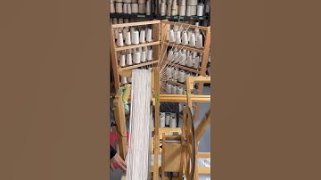 How a professional weaver measures and beams a warp #weaving #dressingaloom #loomweaving #beaming