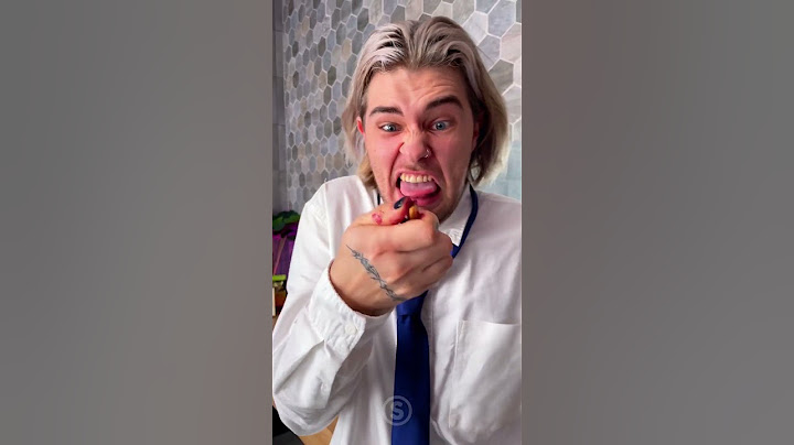 معركة جهاز التحكم مقابل أحمر الشفاه! 🎮💄 من سيفوز؟
