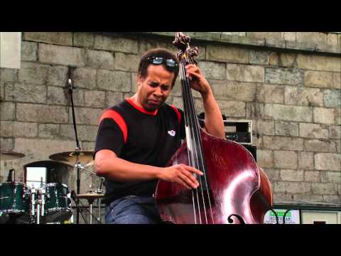 видео: Stanley Clarke - Bass Folk Song - 8/10/2003 - Newport Jazz Festival (Official)