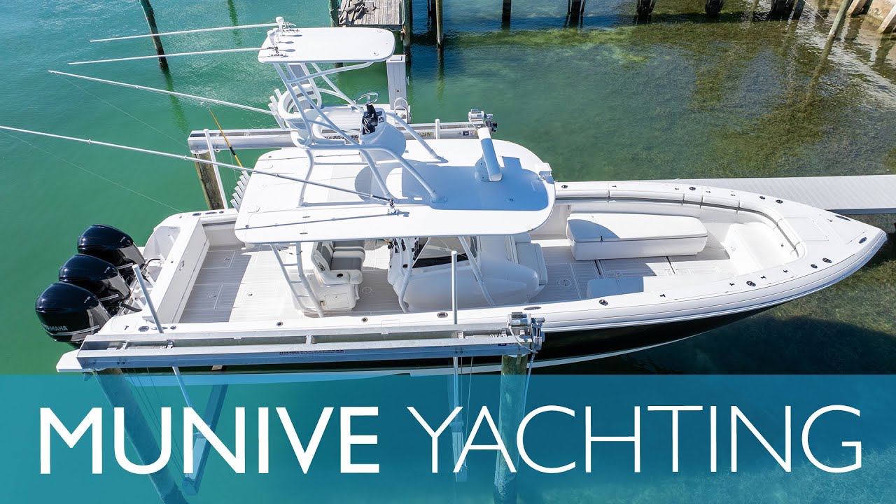 Intrepid Powerboats 400 CC (2015) With triple Yamaha 350HP Outboard Engines - Boat Review