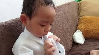 Pertama Kali Buka Kancing Baju Sendiriberhasil...