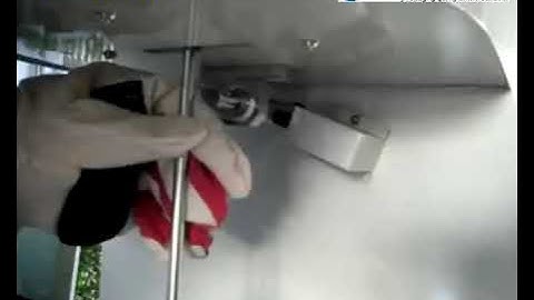 How to clean the heating area after melt flow test is done