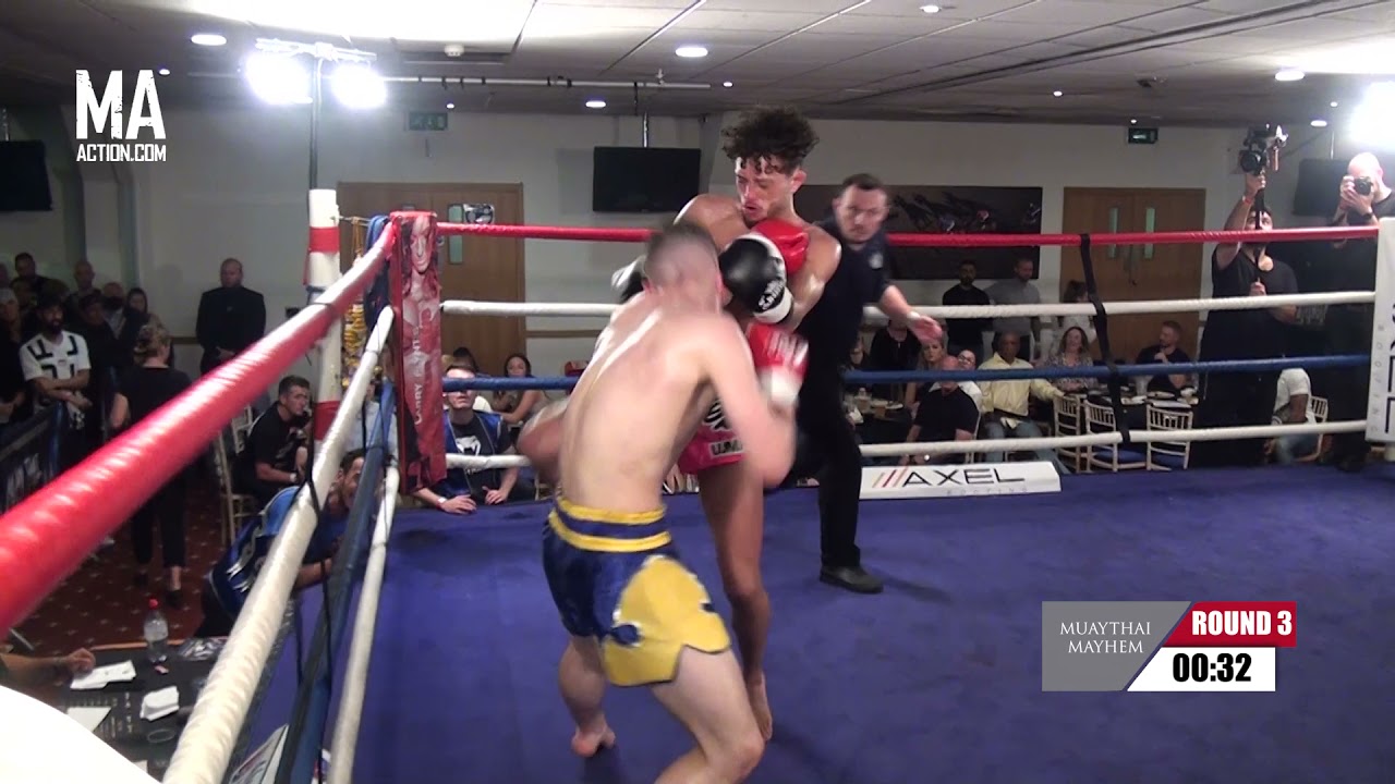 Damien Gladstone vs Lenny Fortey