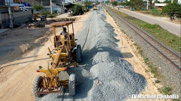 Best Techniques Build Foundation New Road Motor Grader Operating Cutting And Spreading Gravel