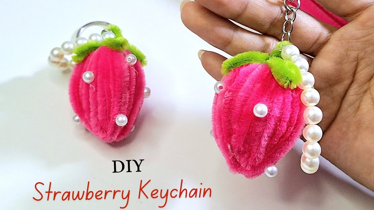 How to Make a Strawberry Keychain with Pipe Cleaners Strawberry 🍓 | DIY Craft Tutorial