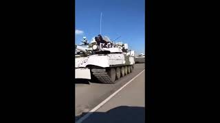 Massive convoys of Russian military vehicles near the border to Ukraine