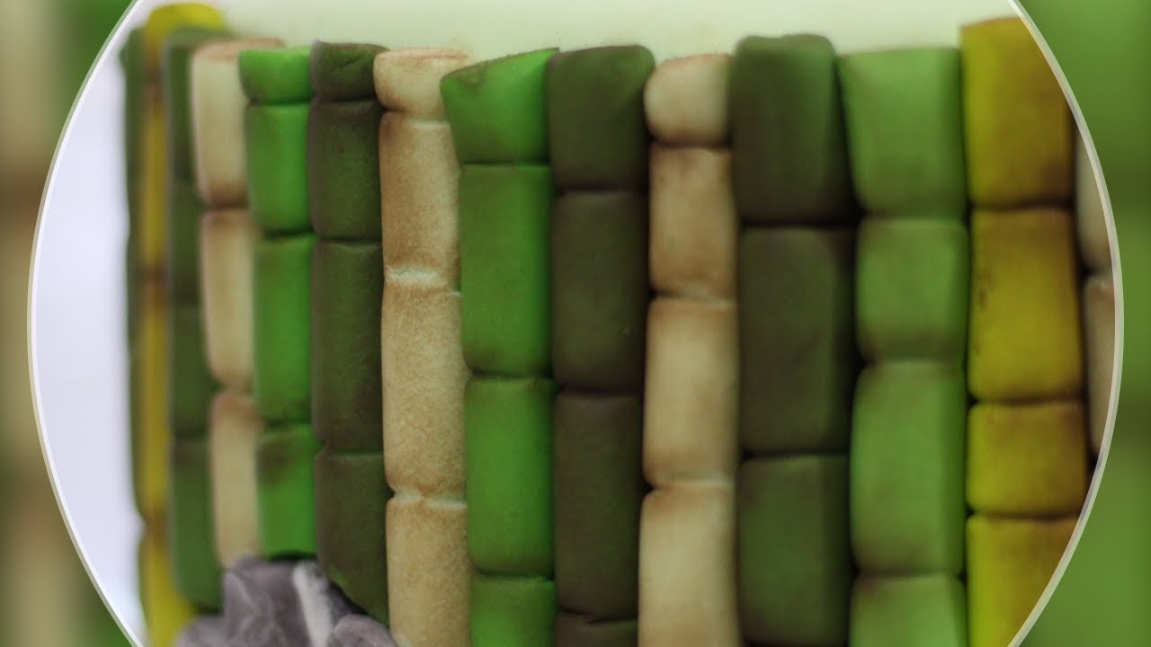 Decorando lateral do bolo com bambus