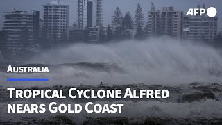 Thumbnail for Strong winds and waves lash Australia's Gold Coast as Tropical Cyclone Alfred nears | AFP