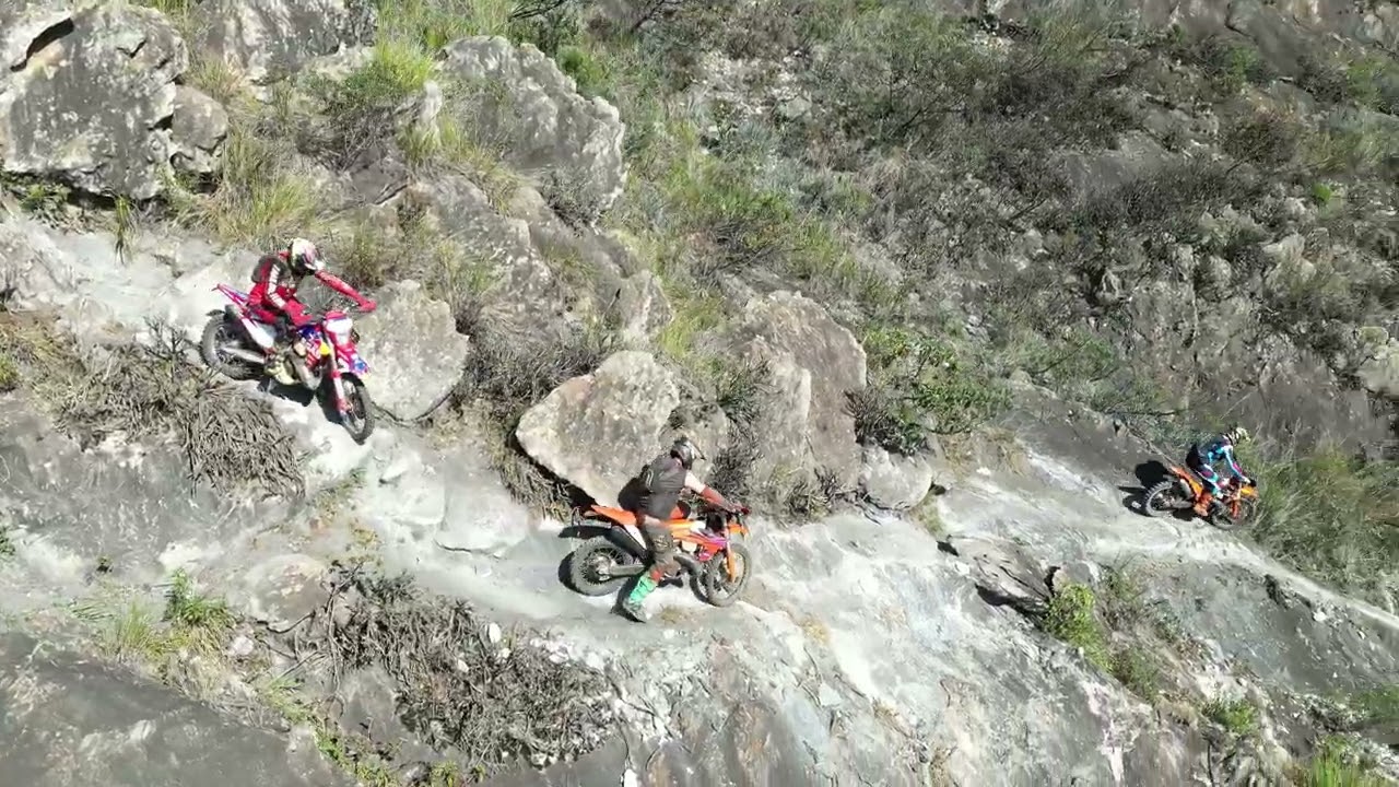 É SÁBADO DE MANHÃ, DIA DE TRAIL