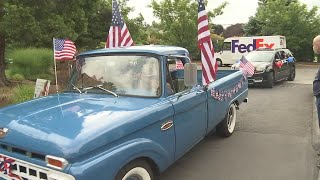 Fourth of July parade held for senior living community in Happy Valley
