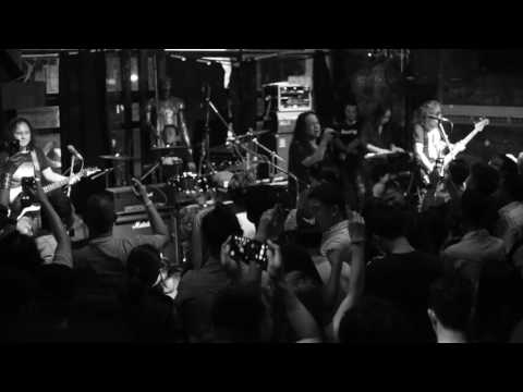 เพื่อเธอ - หิน เหล็ก ไฟ Live at Parking Toys 2017